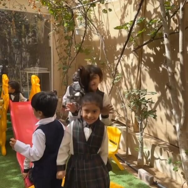 2023 09 22 19 58 31 UTC 600x600